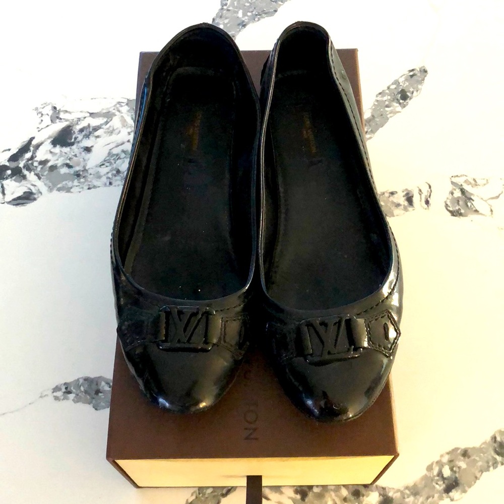 Louis Vuitton Oxford flats. Black size 8.